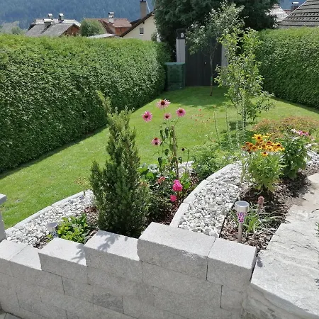 Holzer Apartman *