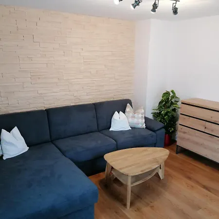 Holzer Apartman *