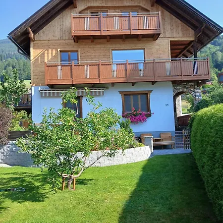 Holzer Apartman *
